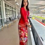 Aurélie Moeremans Instagram - Pengen sering-sering pakai baju khas Indonesia ke acara-acara 🥹 Lucu banget kebaya betawinya @ikat_ind ❤️ MotoGp Mandalika - Indonesia