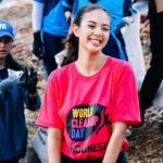 Aurélie Moeremans Instagram – Today was fun! 💕 Clean up area depan sekolah SMPN 195 Jakarta Timur bersama teman-teman! 

Untuk memperingati hari @worldcleanupdayindonesia yang akan diadakan tanggal 16 september nanti, WCD mengadakan Clean Up setiap hari dari tanggal 1 sampai tanggal 30 september nanti! Check their IG!

📸 @wandagraphy