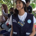 Aurélie Moeremans Instagram - Some snaps waktu aku dan team @voluntrip.kitabisa pergi ke Ponpes Jawahirul Falah untuk main bareng, membersihkan area pondok bareng-bareng dan ikut lomba 17 an 🇮🇩 Bogor, Indonesia