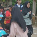 Aurélie Moeremans Instagram - Some snaps waktu aku dan team @voluntrip.kitabisa pergi ke Ponpes Jawahirul Falah untuk main bareng, membersihkan area pondok bareng-bareng dan ikut lomba 17 an 🇮🇩 Bogor, Indonesia
