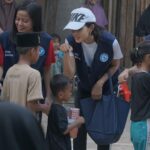 Aurélie Moeremans Instagram - Some snaps waktu aku dan team @voluntrip.kitabisa pergi ke Ponpes Jawahirul Falah untuk main bareng, membersihkan area pondok bareng-bareng dan ikut lomba 17 an 🇮🇩 Bogor, Indonesia