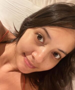 Aurélie Moeremans Instagram - Besties broadcastku saw it first!

Gara-gara broadcast channel, aku jadi sering selfie, nge-PAP.. Kalo aku punya pacar aja ngga se-sering ini ngirim PAP random 😂 
Kaget baru bikin kalian udah 20k aja ❤️ Kalian pengen aku lebih banyak bahas apa di situ? Nah di sini enak kan bisa jawab 😂
