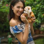 Aurélie Moeremans Instagram - Ikutan #StripesAroundYou Challenge dari @wwf_id ah 🪇 Yuk, ikut melestarikan Harimau Sumatra 🐅 ( Tinggal sekitar 600 an di alam! ) Caranya : Kalaupun mampu, JANGAN pernah beli! Kasihan kan…… Jangan konsumsi dan laporkan ketika kamu mengetahui adanya perdagangan liar di sekitar kamu!