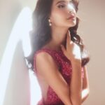Aurélie Moeremans Instagram - Reposting this 😂 Mari kita lupakan versi jedag-jedug yang tadi siang aku upload 🥜 Kalian paling suka slide berapa? 📸 @aldosinarta 👗 @revashion @maisonbaazcouture 💄 @fenny_sugi 💇🏽‍♀️ @hairdoby_ell