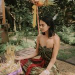 Aurélie Moeremans Instagram - “ Who would have thought a young girl as cheerful as you actually carried so much trauma inside for so long! Your soul is exhausted, Aurélie. It’s time to let go.. “ kata ibunya.. Saya ngga pindah agama, tenang. Bukan siraman juga! lol Ini ritual adat Bali : Melukat. Melukat berasal dari kata “Sulukat” yakni Su yang berarti Baik dan Lukat yang artinya Pensucian. Dalam bahasa Indonesia, lukat memiliki arti melepaskan sesuatu dari kita. “ Trauma creates changes you don’t choose. Healing is about creating change that you do choose. “ Semoga semua yang membaca ini diberi kesehatan, kebahagiaan dan ketenangan hati, selalu.♥️ Bali, Indonesia