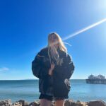 Ava Max Instagram - my fav shades of blue 💙 California