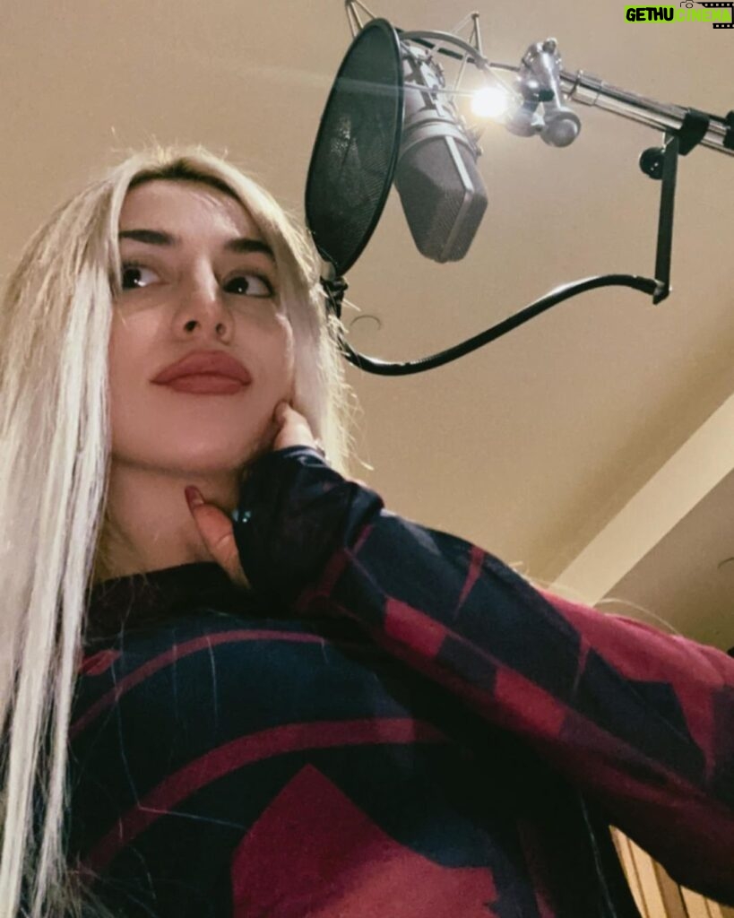 Ava Max Instagram - calm before the storm 𖣘