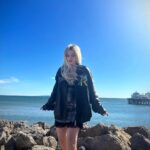 Ava Max Instagram - my fav shades of blue 💙 California