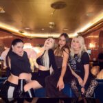 Ava Max Instagram - holidazzze ✨❄️ 👯‍♀️