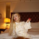 Ava Max Instagram - Everything’s Peachy 🍑 Hamburg, Germany