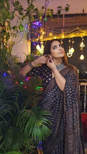 Avika Gor Instagram - Ootd for #promotions #vadhuvuonHotstar 💕
Just a few days to go!