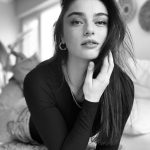 Ayça Ayşin Turan Instagram - 🙇🏻‍♀️🙄