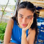Ayça Ayşin Turan Instagram - #Tb li bir #GüneBakışım 🤓🥴 Uzun saçı özleyenler ? 🙇🏻‍♀️ Benim gibi kar mı yağsa yoksa hemen yaz mı gelse diye kafası karışanlar nereeedesiinizzzz ??? 😬🫨😬🥰😍