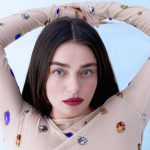 Ayça Ayşin Turan Instagram - @vogueturkiye 🙆🏻‍♀️♥️ Genel Yayın Yönetmeni: @debora_zakuto Moda Editörü: @cerencetinoglu Video: @batuhankucam Fotoğraf: @memeterol Röportaj: @ilgokirmakli Saç: @talatkivrak  Makyaj: @aslibilge Prop Styling: @dilarayilmazco Prodüksiyon: @bihterneymen; Moda Editörü Asistanı: @ebrukboyaci Prop Styling Asistanı: Doğa Yeşil Makyaj Asistanı: @belizar