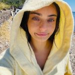 Ayça Ayşin Turan Instagram - Yaa ben aşırı heyecanlıyımm… hemen yarın olsunn 🎊 Filmden önce, (tabii ki spoiler vermeden) setten bir kaç an sizlere… hazırsanız buyrun 😋 10’uncu posta dikkat 😅 @ekocofficial @muratsaracoglu @evrenkarabyk @armanguvenc @netflixturkiye ♥️