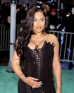 Ayesha Curry Instagram - Irish Wish premieres March 15 on @netflix !!! I’m so grateful for this opportunity. I can’t wait for you all to meet Heather and watch @lindsaylohan and the entire cast captivate your hearts yet again with Maddie! I’m so excited!!!!!! I actually don’t have the right words! 🥰😍☺️🍀🍀🍀.