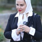 Bahare Rahnama Instagram - @alirezaahmadi56 به نظرم وقتی سالهاست یک عکاسی میشناستت روزای عاشق و فارغت رو دیده،بچگیا و بزرگ شدن هات و دردهات و شادیهات رو ... مجموعه ای که از اون عکسا میبینی خیلی خود خودته خودت فارغ از همه قضاوت ها... ممنونم علیرضا رفیق سالهای دور... #عکاسی#مجموعه#شناخت#زنانگی#بلزیگری#شاعرانگی#اردیبهشت