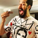 Bahram Afshari Instagram - تولدی دیگر.....💙🥰حوصله کیک‌ ندارم🤨🤪🥴🤣 ممنونم عزیزای من بابت این همه لطفی که به من داشتین و شرمنده که نمیتونم جواب تک تک‌شما عشقیا رو بدم ..دوستون دارم ...سلامت باشین