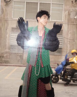 Bai Jingting Instagram - The funniest man from HuaiRou.

比登上GQ更开心的是
和SANKUANZ一同登上GQ
感谢GQ感谢Rocco感谢上老师