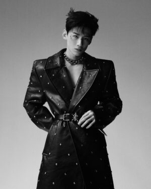Bai Jingting Instagram - The funniest man from HuaiRou.

比登上GQ更开心的是
和SANKUANZ一同登上GQ
感谢GQ感谢Rocco感谢上老师