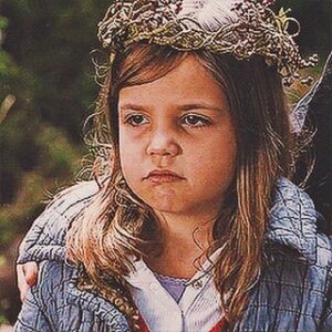 Bailee Madison Instagram - Close your eyes, and keep your mind wide open. Happy 17 year anniversary to a movie that forever changed my life 🤍👑 #BridgeToTerabithia

The older I get the more gratitude I hold, to have been so young and been able to be a part of something that means so much to so many people. This film gave me the chance to grow up with so many of you…. And I’ll never take that for granted. 

So thank you to all the people who said yes to 5 year old little me!!! 👑