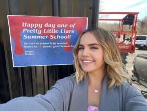Bailee Madison Instagram - That’s a wr🅰️p on week one of @prettylittleliars season two 🔪🔪🔪 It’s SO bloody good to be back!!!!!