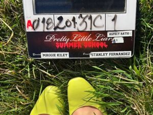 Bailee Madison Instagram - That’s a wr🅰️p on week one of @prettylittleliars season two 🔪🔪🔪 It’s SO bloody good to be back!!!!!
