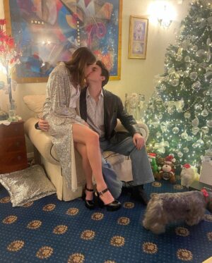 Bailee Madison Instagram - Alas, a Manchester Christmas recap ❤️ With the pandemic and work it had been far too long since I was able to see @soullacostanda , @elenirichardson , @eleni1718 & the family . So thankful for every single moment spent and for each loving memory created. It was beautiful in every way.  Ended the trip at Old Trafford, a huge thanks to @manchesterunited for such a special night, a memory that @newhopeblake and I will forever cherish❤️❤️ grateful. grateful.