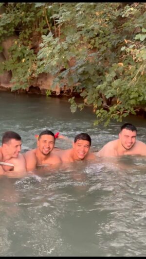 Bakhodir Jalolov Instagram - Yoz o’tmoqda soz! 😅 

@murodjon_akhmadaliev 
@israil_madrimov 
@aliyor_noraliyev