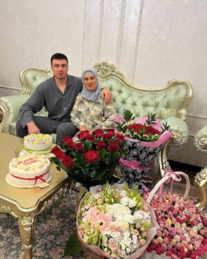 Bakhodir Jalolov Instagram - 🇺🇿 Bugun jondan aziz volidam meni dunyoga keltirganiga 29 yil bo’ldi. Ularning duolari bilan bugungi darajamga erishdim. Onam mening doimiy motivatsiyam. 
_

🇺🇸 It has been 29 years since I was born. With my mother's prayers, today I am here. My mother is my motivation all the time. 29 years old. God willing, this year will be full of memorable moments. New days, new victories and of course good news.
_

🇷🇺 Прошло 29 лет с моего рождения. По молитвам моей матери сегодня я здесь. Моя мама - моя мотивация все время. 29 лет. Дай Аллах, этот год будет полон памятных моментов. Новые дни, новые победы и, конечно же, хорошие новости.

#boxing #rek #top #bakhodirjalolov