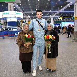 Bakhodir Jalolov Instagram - Alhamdullilah I'm home now 🏠🇺🇿