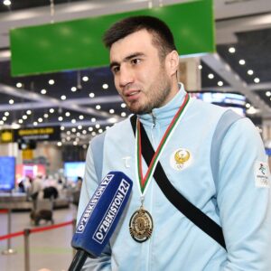 Bakhodir Jalolov Instagram - Alhamdullilah I'm home now 🏠🇺🇿