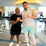 Bakhodir Jalolov Instagram - @miketyson after good training ✊🏻 Thank you King 👑 🫡 Riyadh, Saudi Arabia
