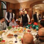 Bakhodir Jalolov Instagram - Mike Tysonni O’zbekistonga tashrifi mobaynida Gafur Ahmedovichning xonadonlarida mehmon bo’ldik. Tysonga bizning O’zbek taomlari juda manzur keldi. While Mike Tyson’s visit in Uzbekiston we were guest in Gafur Akhmedovich’s house. He really liked our dishes.