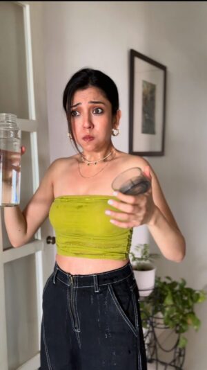 Barkha Singh Instagram - #Clumsy could be my middle name. 

#feelitreelit #uptownfunk #funnyvideo #clumsypeople #dontbelievemejustwatch