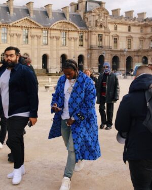 Bashar Jackson Instagram - NIGGAS SAYING THEY OUTSIDE BUT ION NEVER SEE THESE NIGGAS WHERE I BE AT😈FIRST PARIS FASHION WEEK SHOUTOUT @virgilabloh @off____white FOR HAVING ME💫CHRISTOPHER WALKING DROPPING MIDNIGHT🔥🎥