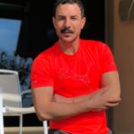 Bassel Khayyat Instagram - كل مين عندو مسؤوليات كتييير وضغوطات كتيير وكل حدا بيحاول يتجاوزا ويحلا حتى لو عحسابو هو شخصيا ببعض الأحيان ..لاقوا وقتكن الخاص..الخاص بيكل واحد لحالو ..حبوا حالكن لنحب الباقيين مع محبتي للجميع❤️❤️❤️#باسل_خياط #basselkhaiat #حب#motivation #sport #workout #family #art #syria #egypt #dubai #lebanon #تفائل #مسلسل_الكاتب_رمضان_2019 #goodmorning #peaceful Beirut, Lebanon