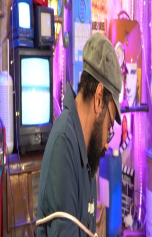Bassem Hamraoui Instagram - الحلقة الإفتتاحية من برنامج "سنكوح" غدا السبت على قناة يوتوب مع التاسعة مساءاً
رابط القناة في ال Bio