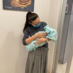 Bayan Alaguzova Instagram - Этот год для меня стал очень значимым; родилась внучка, мой фильм о бытовом насилии продолжает триумфально шагать по миру, справедливость по отношению к моему нынешнему супругу восторжествовала. И вот сегодня стало известно об условно-досрочном освобождении бывшего супруга Бахытбека Есентаева. Месяц назад по его просьбе я подписала ходатайство о том, что не против его освобождения, суд удовлетворил мою просьбу, и совсем скоро он выйдет на свободу. Я очень рада, и искренне желаю ему здоровья, и всего самого наилучшего! Ради себя, ради моей семьи, ради моих детей и внуков! Благодарю Всевышнего!