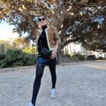 Bayan Alaguzova Instagram - Нет во мне тяжести прожитых лет, напускной мудрости, воспоминаний о былых победах - ах как много было сделано?! Есть во мне эта лёгкость, как будто хочется порхать в полёте за прекрасным. Живу мыслями о том, какой отличный был сегодня день, полезный-бесполезный, главное отличный. Через пару месяцев мне дай Бог исполниться 50, хочу впервые встретиться со зрителем со своим шоу о моей жизни, больше конечно о творчестве. Это не совсем концерт, немного мюзикл и спектакль, это такой новый жанр, который мы никогда еще не делали, никто не делал. Как совместить фильмы, сериалы, песни, актеров, певиц, телевидение, конкурсы? Мы сейчас творим, соединяем, получается что-то невероятное. Не хочу сидеть в кресле как апашка, и принимать поздравления, хочу шоу. Да будет ШОУ!!! Valencia, Spain