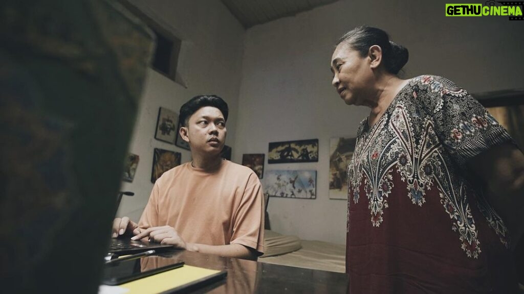 Bayu Skak Instagram - Yokpo Rek? wis nonton kan episode pertama? tulisen ndek kolom komentar ngisor pendapatmu! enake kudu yokpo nek dadi anak sing dipekso dadi PNS koyo Joko ngene? . ketemu sesok maneh yo jam 21:25 nang SCTV #LaraAtiLokadrama #LaraAti #IkiUripKu #MusuhWongSugih