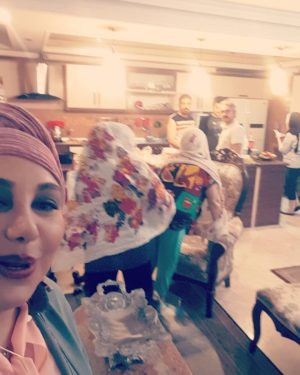 Behnoush Bakhtiari Instagram - شام حاضری خورون منزل پدربه عشق تیم ملی👏👏👏
