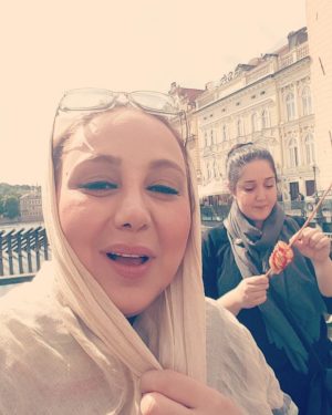 Behnoush Bakhtiari Instagram - ببخشید رودخونه رو گفتم دریا
آرزوی شهری بی قضاوت برای هممون دارم❤❤❤
@maryamzamirian 
#behnoushbakhtiari

اردیبهشت جان بگو در کدام کوچه عاشق شده ای که هوایت بوی یار میدهد...💖💖💖 ارزوی شهری شاددددد
شاد
دارم👋👏❤💖💙💚