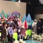 Behnoush Bakhtiari Instagram - محله گل و بلبل برترین سریال سال شد....از حمایت شما کمال تشکر رو داریم....از تک تک عوامل سپاسگزارم....مسلم آقا جان زاده تهیه کننده محترم و حاج احمد درویشعلی پور کارگردان نازنین ماممنون از زحمات شبانه روزی شما....و درسا اسپانسر برنامه ما......وقت رسیدن به خانوادس.....چه عالی چه پرتقالی....با آرزوی سالی خوش...تا مدتی دیگر.....خداحافظ🙋👩‍👩‍👧‍👦👨‍👩‍👧‍👦👨‍👨‍👧‍👧💗💖❤خداحافظ...خداحافظ...