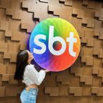 Bela Fernandes Instagram - A alguns anos fazendo parte da família @sbt , produzir conteúdos pra @tvzyn é um prazer pra mim ❤️