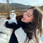 Bela Fernandes Instagram - Uma criança feliz que nunca viu a neve, um boneco de neve e algo que o João tentou fazer mas não é um boneco de neve Central Valley, New York