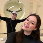 Bela Fernandes Instagram - Dia de museu hoje com meu amo…. ué, será que ela tá querendo me dizer algo? Manhattan, New York City
