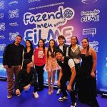 Bela Fernandes Instagram – Alguém me belisca? Pq eu to vivendo a pré estreia de #FazendoMeuFilme com o meu elenco 🤩✨