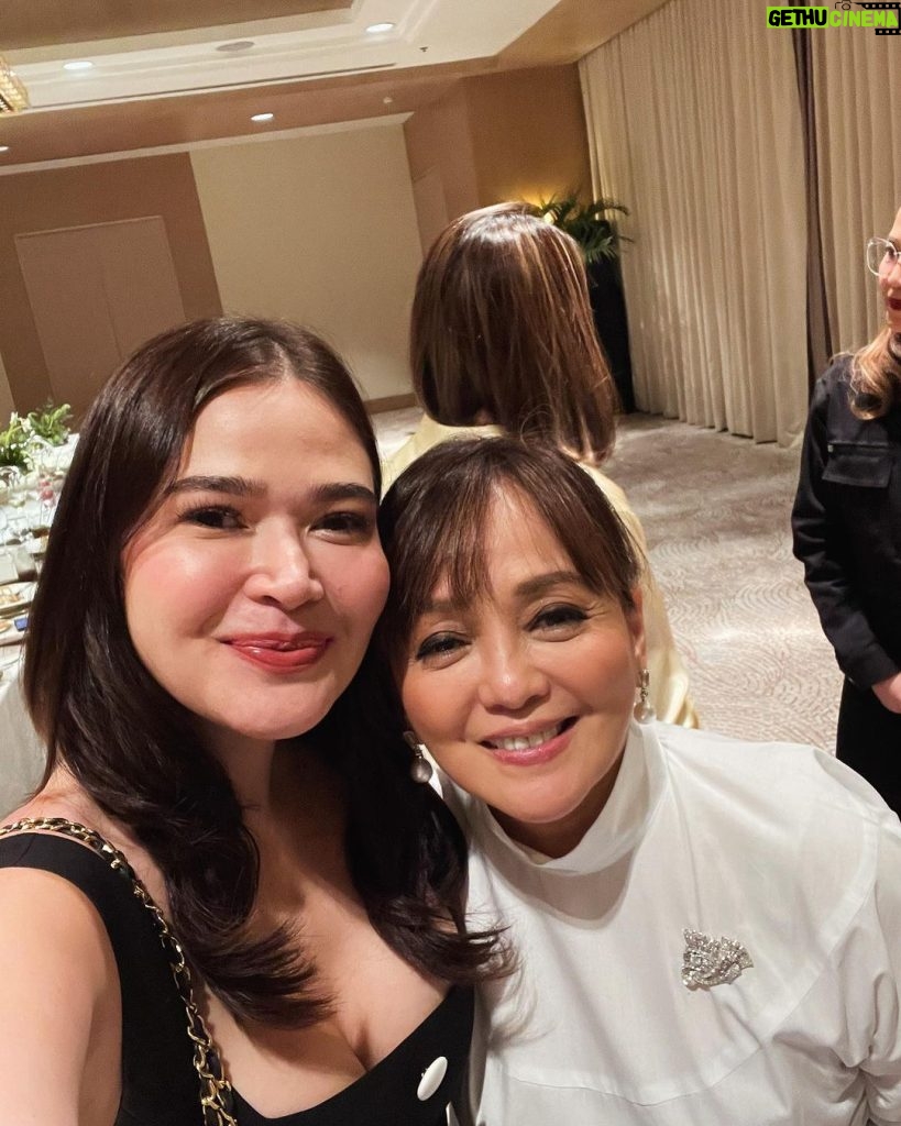 Bela Padilla Instagram - Happy women’s day! ❤️ Loved this intimate dinner that @voguephilippines hosted for @leannerobers ❤️ They invited women who have changed the game in their respective fields and I loved listening to and sharing stories with everyone! 😍