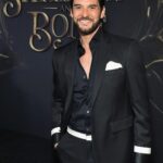 Ben Barnes Instagram - I feel so much love, affection and beaming pride for all the human beings in these pictures… We ‘made something’… #shadowandbone #netflix #thursday 🖤